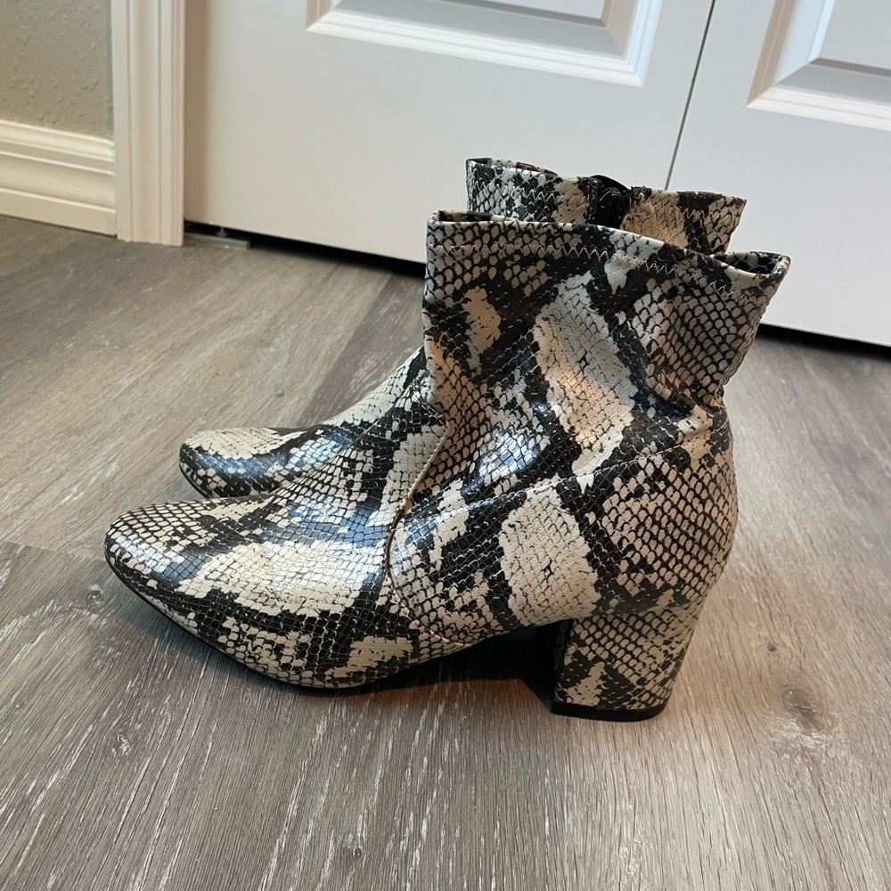 Women’s snake skin boots ankle boots heeled boots